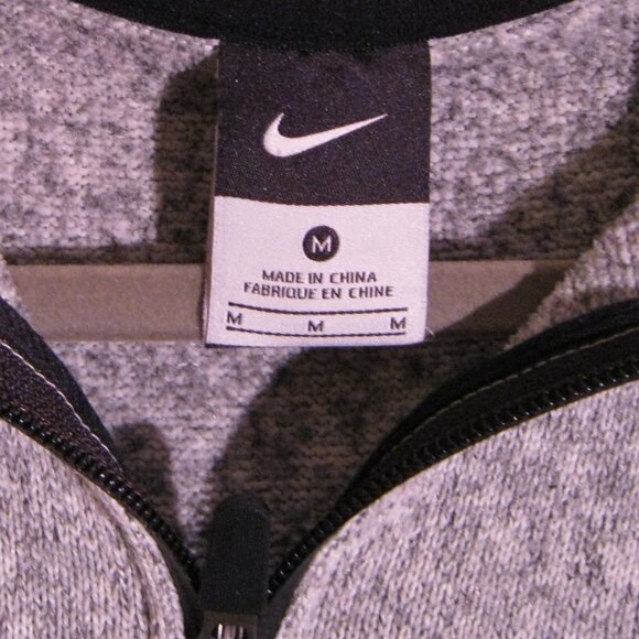 Nike therma-fit zip up jacket. Women medium. - Picture 3 of 8